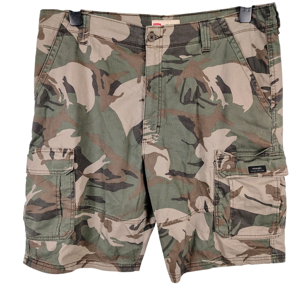 Wrangler Mens SZ 40 Relaxed Fit Cargo Shorts Camo Cotton Blend Gorpcore Utility